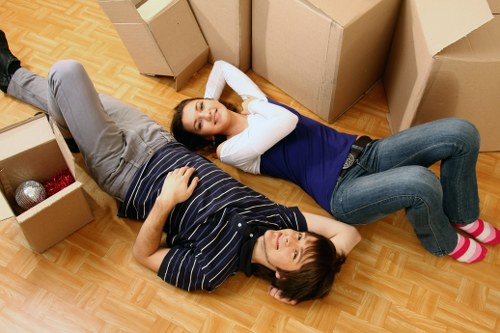 Spacious moving truck in Westkensington for furniture and household items